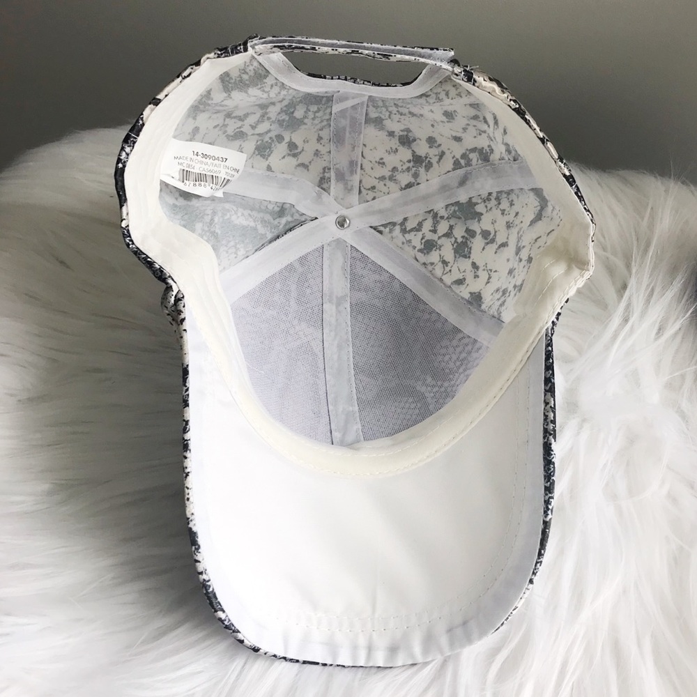 Baseball cap - Picture 3 of 5